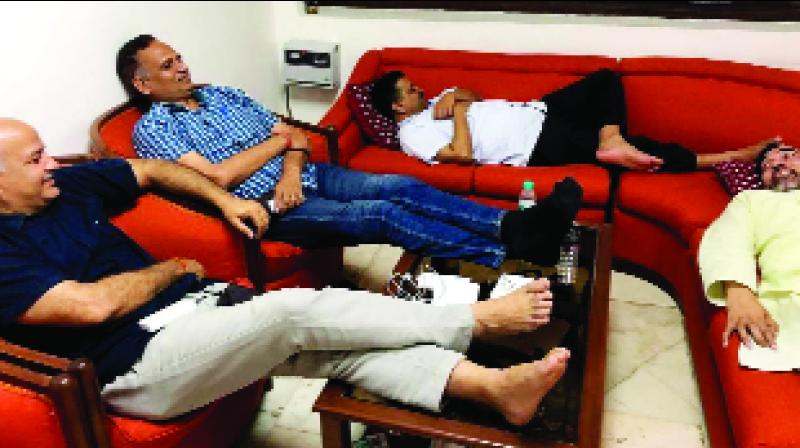 Protest at LG's Residence Arvind Kejriwal With Others Protest at LG's Residence Arvind Kejriwal With Others