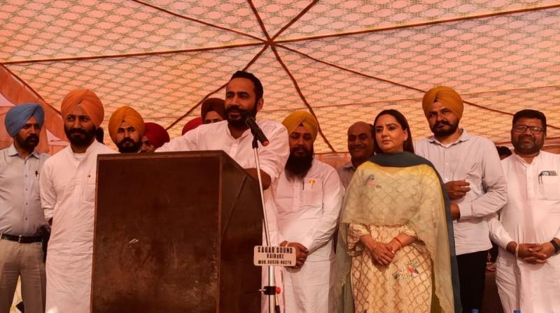 Commercial quarries will also get Rs 5.50 per cubic foot of sand - Gurmeet Singh Meet Hair Commercial quarries will also get Rs 5.50 per cubic foot of sand - Gurmeet Singh Meet Hair