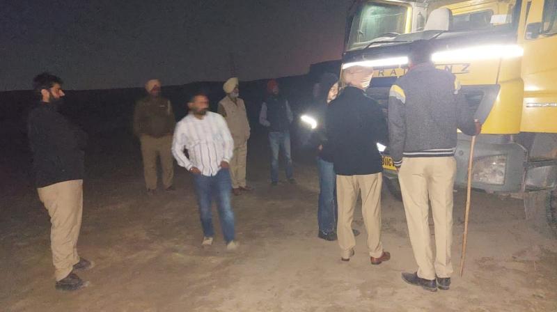 Mining Deptt Seizes Five Tippers & One Jcb Involved In Illegal Mining At Govt Sites Mining Deptt Seizes Five Tippers & One Jcb Involved In Illegal Mining At Govt Sites
