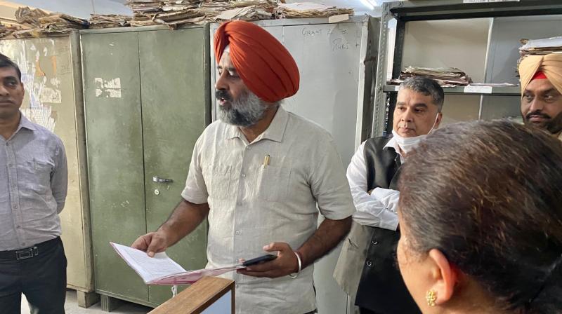 Higher Education Minister Pargat Singh Conducts surprise checking Of DPI Office Higher Education Minister Pargat Singh Conducts surprise checking Of DPI Office