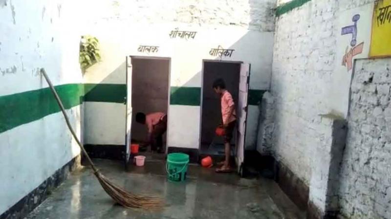 Video of students cleaning toilets viral Video of students cleaning toilets viral