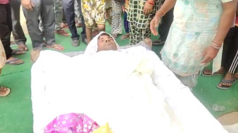 Youth dies in police custody Youth dies in police custody