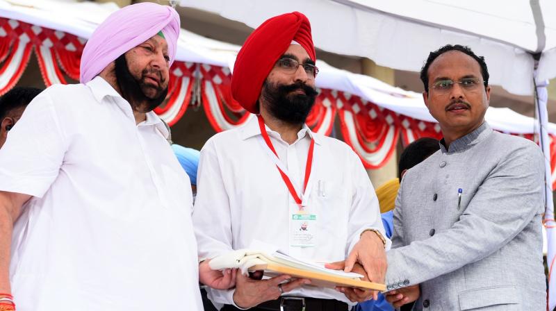 Captain Amarinder Singh honours 21 eminent personalities with state awards Captain Amarinder Singh honours 21 eminent personalities with state awards