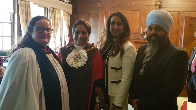 dalbir kaur mayor with other leaders