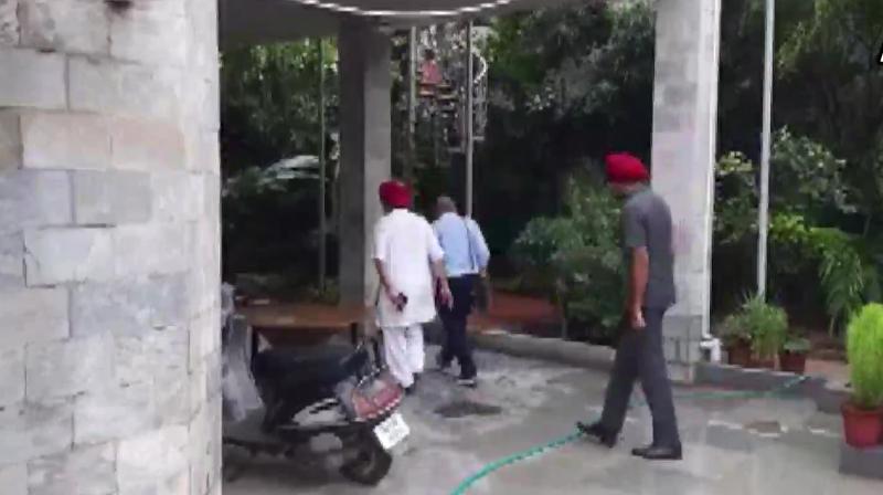 Navjot Sidhu's meeting with advisors Navjot Sidhu's meeting with advisors