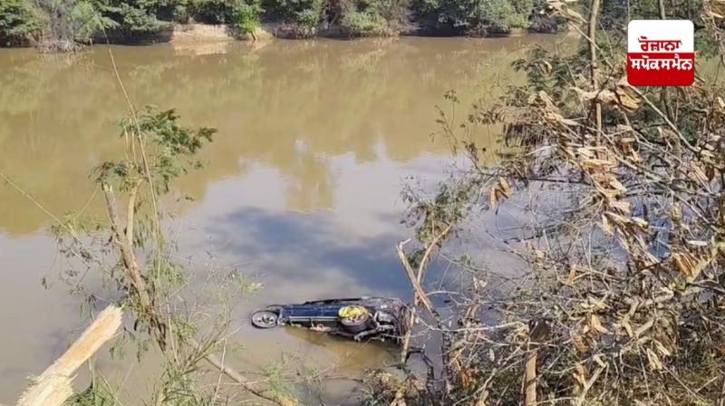 Scorpio vehicle full of workers falls into Sirhind canal, 1 dead, 5 injured Scorpio vehicle full of workers falls into Sirhind canal, 1 dead, 5 injured