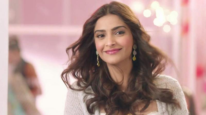 Sonam kapoor comment on anil kapoor photo with underworld don dawood ibrahim