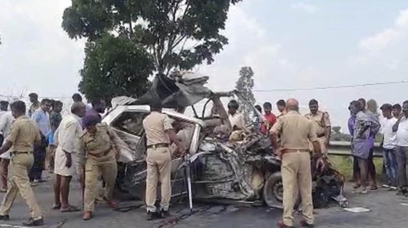 10 dead in car-bus collision near Mysuru