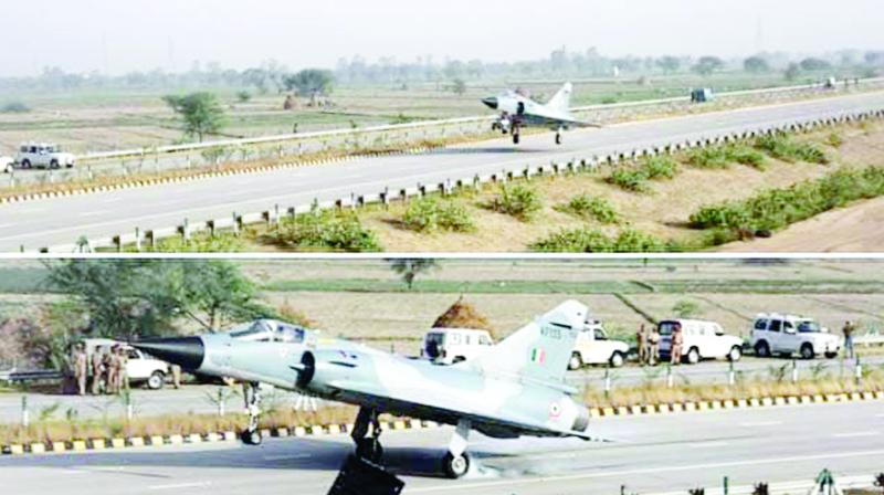 Fighter aircraft to land on roads Fighter aircraft to land on roads