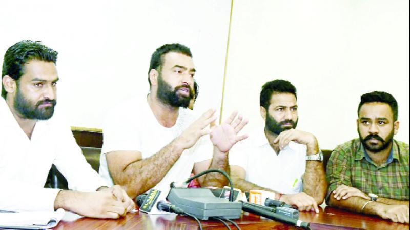 Lakha Sidhana during Talking to the Journalists Lakha Sidhana during Talking to the Journalists