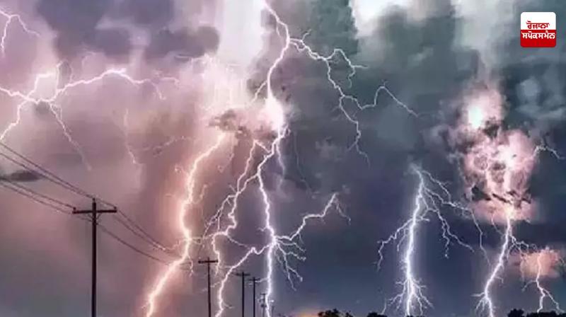 4 killed in lightning strike in UP-Bihar 4 killed in lightning strike in UP-Bihar