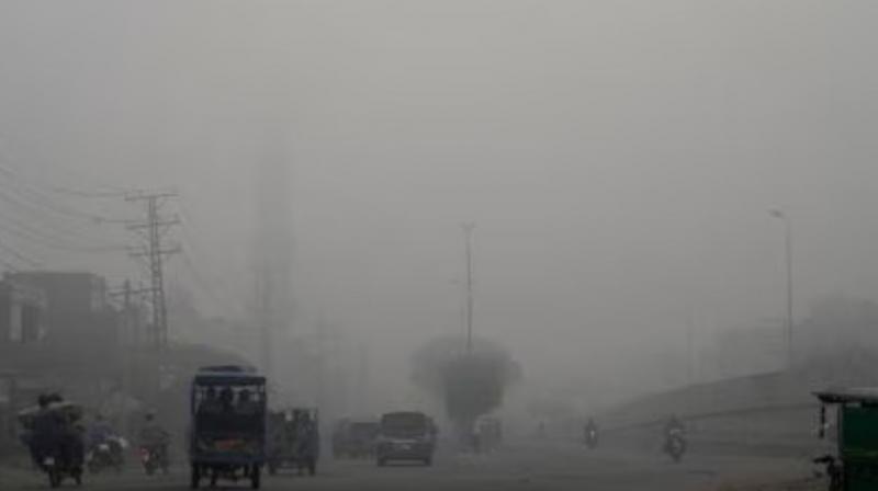 Increased pollution due to smoke in Punjab, Pakistan: Ban on entry of people to public places