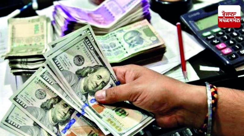 Dollar- Rupee News: A big drop of 55 paise in the value of the rupee against the dollar. Dollar- Rupee News: A big drop of 55 paise in the value of the rupee against the dollar.