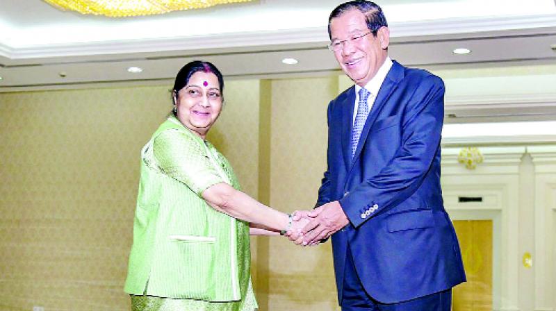 Sushma Swaraj, meet Cambodia Foreign Minister Prak Sokhon