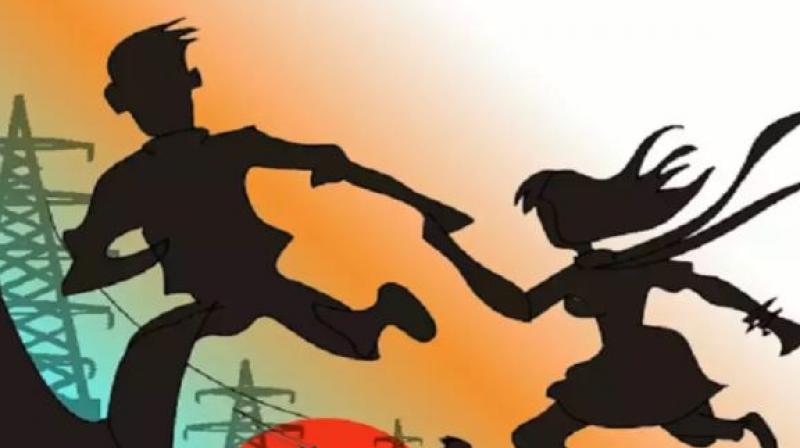 as 2 husbands fight, women leaves with third man