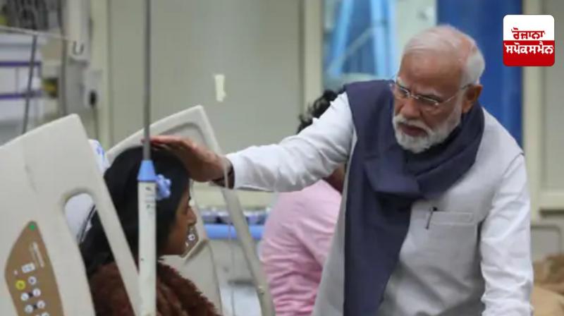 Prime Minister Narendra Modi visits LNJP Hospital to meet Delhi blast victims