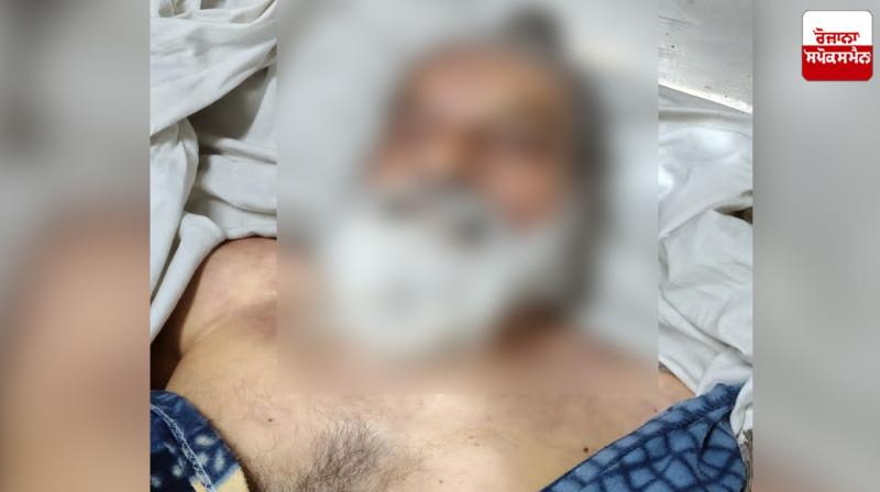 Sri Harmandir Sahib Devotee dies due to heart attack News Sri Harmandir Sahib Devotee dies due to heart attack News