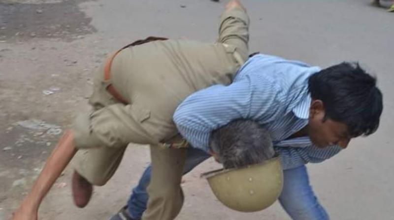 A 3-year-old picture going viral in connection with the Bengal violence A 3-year-old picture going viral in connection with the Bengal violence