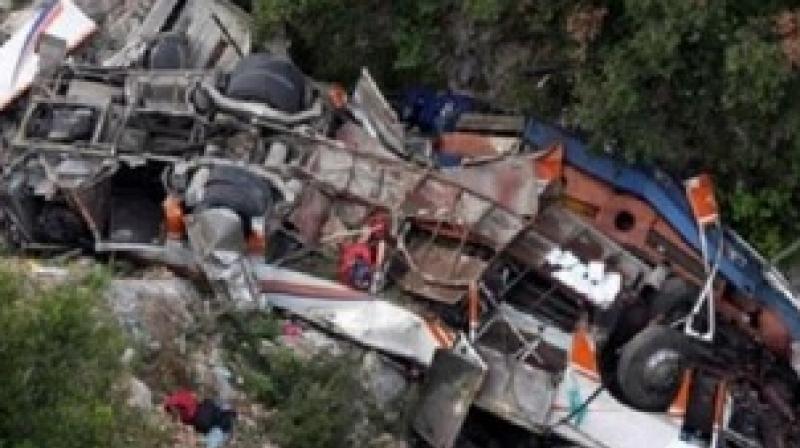 A bus plunged into a deep ravine in Peru, killing 27 people A bus plunged into a deep ravine in Peru, killing 27 people