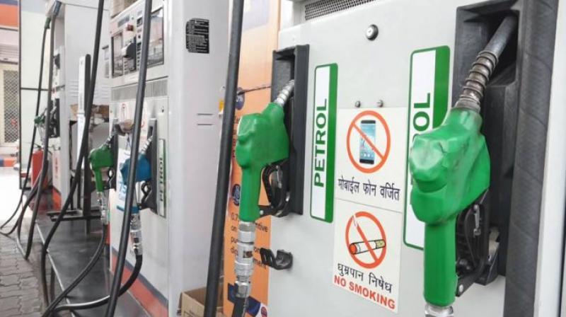 Petrol price reduced by 23 paise diesel by 21 paise in delhi mumbai kolkata Petrol price reduced by 23 paise diesel by 21 paise in delhi mumbai kolkata
