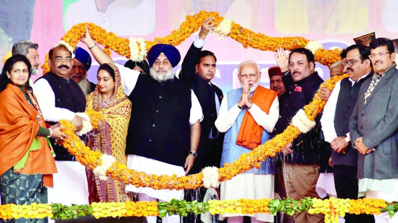 Baba Nanak's message should reach every corner of the world: Modi Baba Nanak's message should reach every corner of the world: Modi