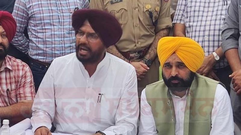 CM Mann leads drive to take possession of 2828 acres from influential encroachers CM Mann leads drive to take possession of 2828 acres from influential encroachers