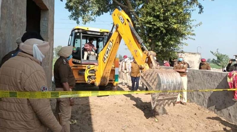 The lover along with his friends killed his girlfriend, buried the body in the stable The lover along with his friends killed his girlfriend, buried the body in the stable
