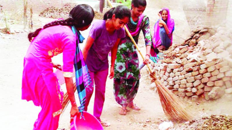 Servants of GCMM participating in Swachta campaign 