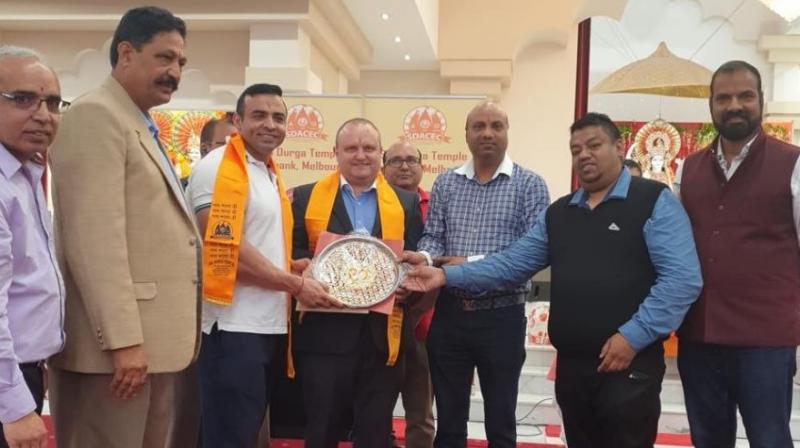 Lucky Pandit honors bodybuilder in Australia Lucky Pandit honors bodybuilder in Australia
