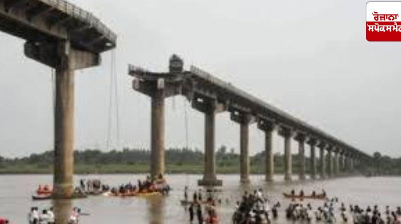 Vadodara bridge accident: Death toll rises to 17, three still missing, four engineers suspended Vadodara bridge accident: Death toll rises to 17, three still missing, four engineers suspended