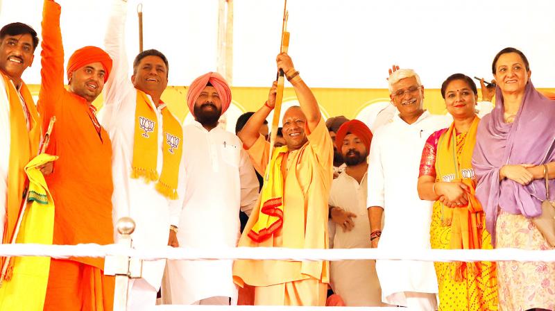 CM Yogi spoke in Punjab, 'Congress and AAP are both thieves' CM Yogi spoke in Punjab, 'Congress and AAP are both thieves'