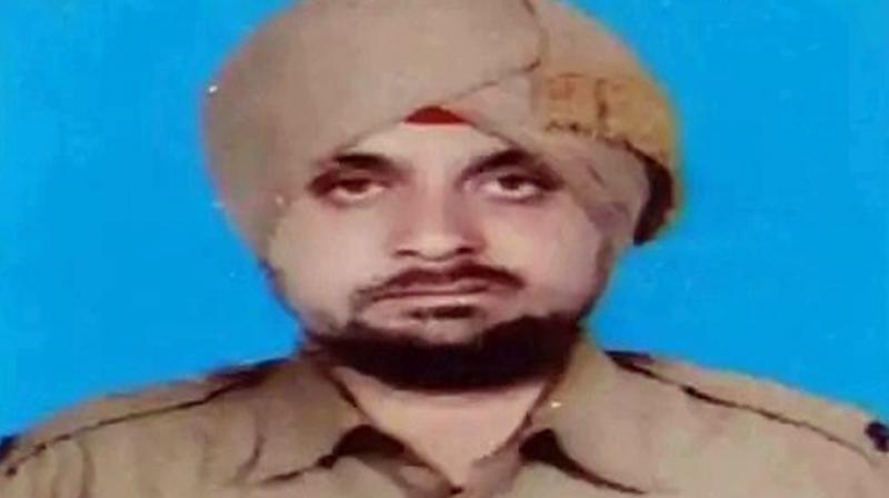 Policeman died of heart attack at Ludhiana airport News in punjabi