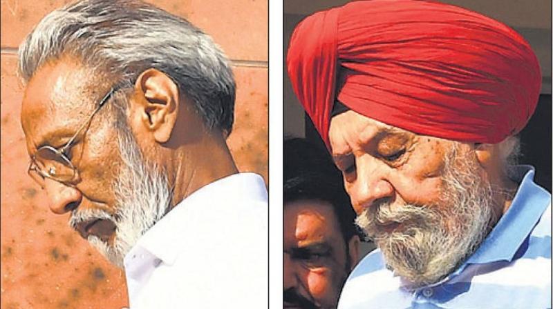 ਦੋਸ਼ੀਆਂ ਦੀਆਂ ਤਸਵੀਰਾਂ ਦੋਸ਼ੀਆਂ ਦੀਆਂ ਤਸਵੀਰਾਂ