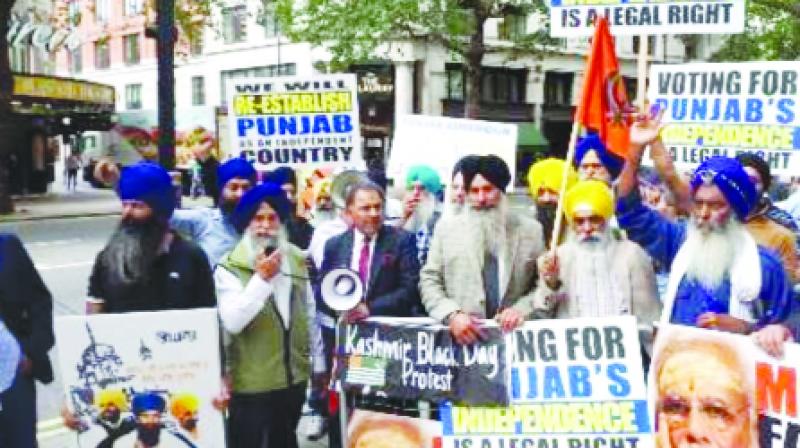 Sikhs and Kashmiris during Protest