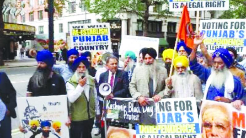 Sikhs and Kashmiris during Protest Sikhs and Kashmiris during Protest