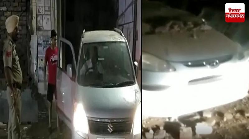 The wall of the building collapsed in Amritsar, 5 vehicles were smashed The wall of the building collapsed in Amritsar, 5 vehicles were smashed