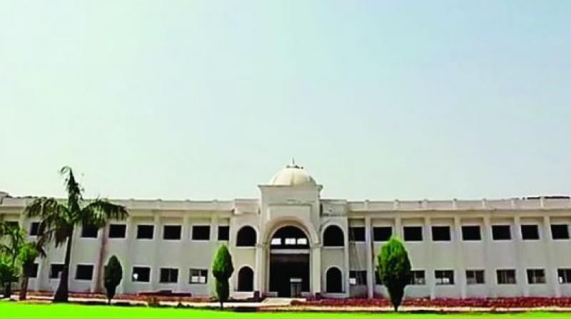 Ucha Dar Baba Nanak Da Ucha Dar Baba Nanak Da