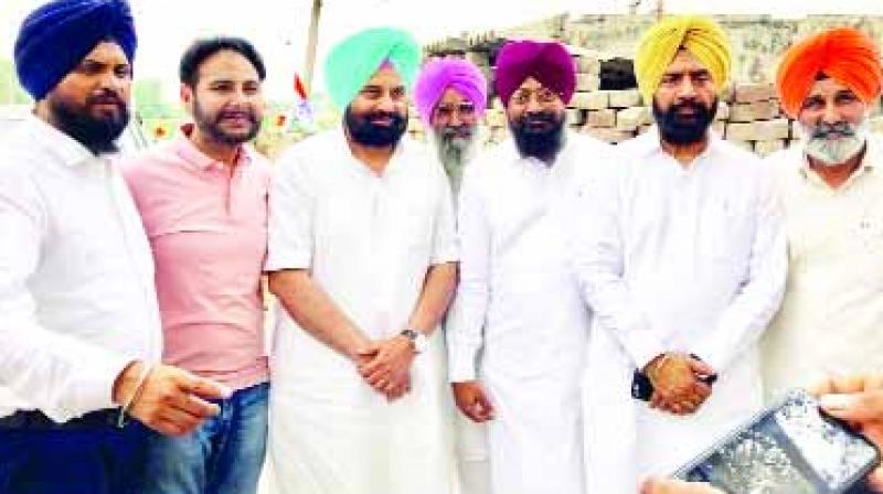 Laddi Sherowalia with Sarkaria and others Laddi Sherowalia with Sarkaria and others