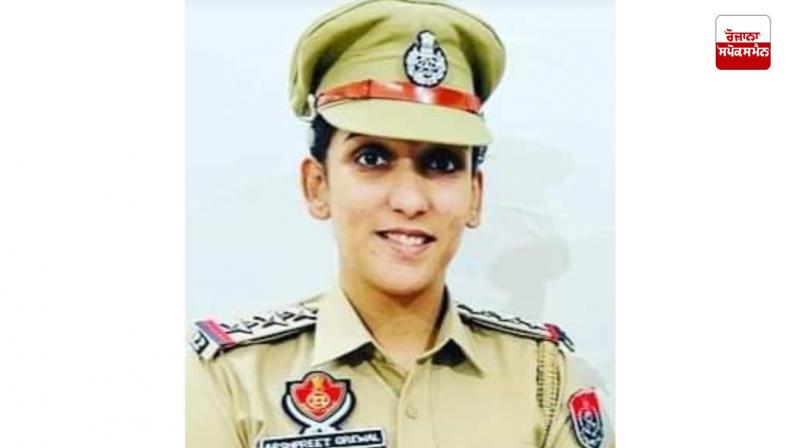 A case has been registered against 5 including the female SHO in Moga on the charge of taking bribe A case has been registered against 5 including the female SHO in Moga on the charge of taking bribe