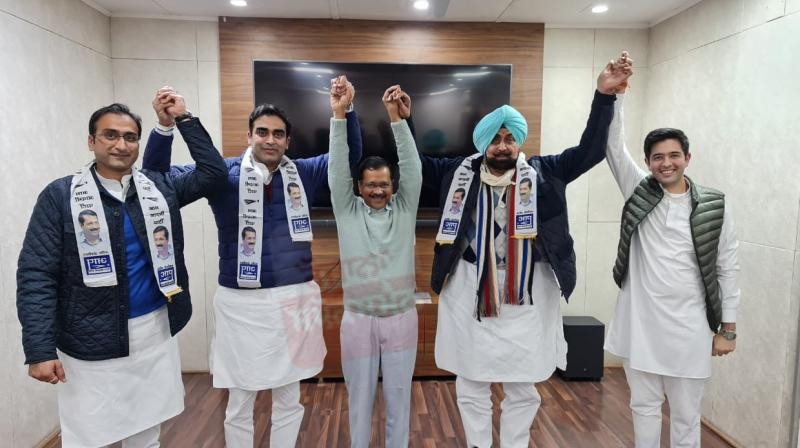 Jagmohan Singh Kang left Congress and joined AAP along with his sons Jagmohan Singh Kang left Congress and joined AAP along with his sons