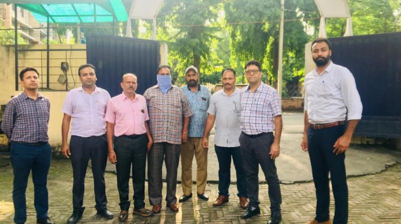 Vigilance Bureau caught the ASI of the Naib Court red-handed by accepting a bribe of Rs 7000. Vigilance Bureau caught the ASI of the Naib Court red-handed by accepting a bribe of Rs 7000.