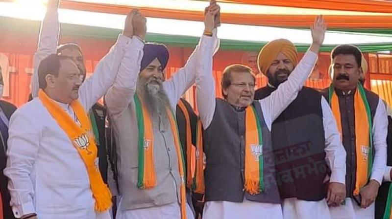 surjit singh garhi joins BJP