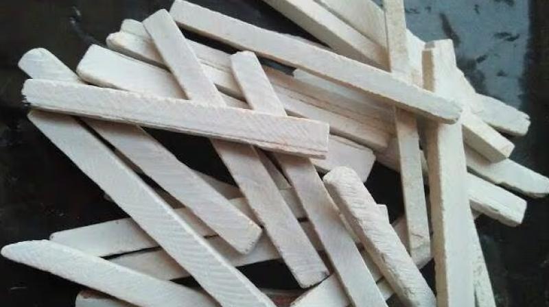 chalk or slaked lime can cause kidney stones