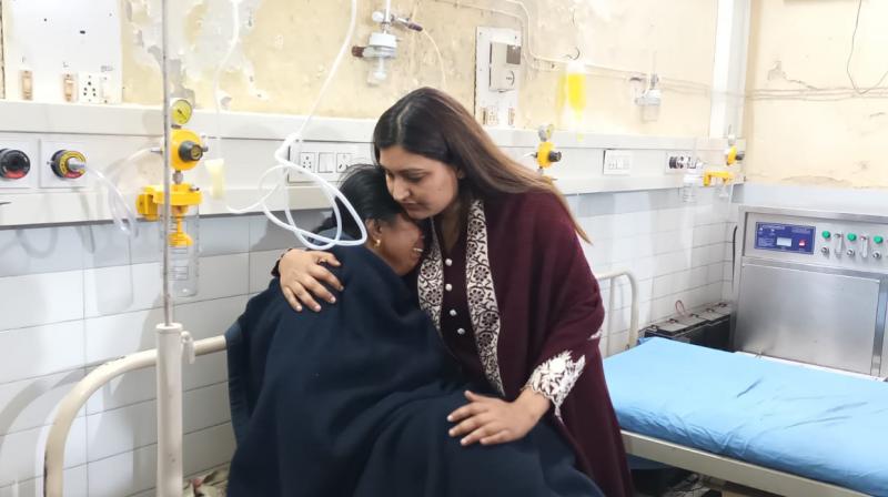 Cabinet Minister Anmol Gagan Mann reached the hospital and inquired about the condition of the injured female police personnel Cabinet Minister Anmol Gagan Mann reached the hospital and inquired about the condition of the injured female police personnel