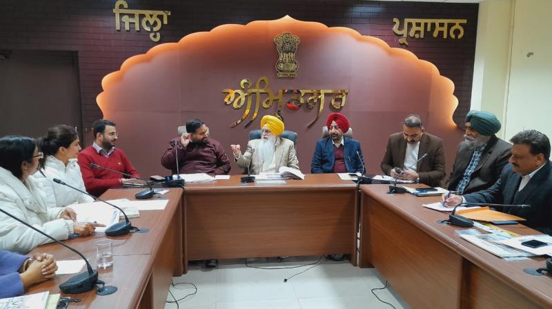 Dr. Nijjar reviewed the preparations for the beautification of Amritsar in connection with the G-20 summit Dr. Nijjar reviewed the preparations for the beautification of Amritsar in connection with the G-20 summit