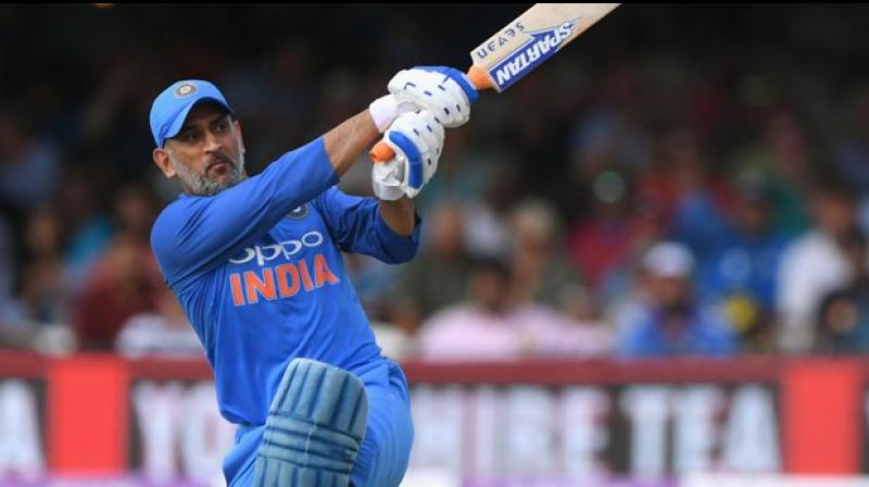 Dhoni Dhoni
