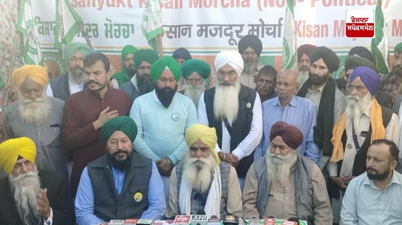 ਕਿਸਾਨ ਆਗੂ ਜਗਜੀਤ ਸਿੰਘ ਡੱਲੇਵਾਲ ਪੱਤਰਕਾਰਾਂ ਨਾਲ ਗੱਲਬਾਤ ਕਰਦੇ ਹੋਏ ਕਿਸਾਨ ਆਗੂ ਜਗਜੀਤ ਸਿੰਘ ਡੱਲੇਵਾਲ ਪੱਤਰਕਾਰਾਂ ਨਾਲ ਗੱਲਬਾਤ ਕਰਦੇ ਹੋਏ