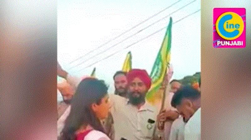 Kisan Union VS Godi Media - AAJ TAK Kisan Union VS Godi Media - AAJ TAK