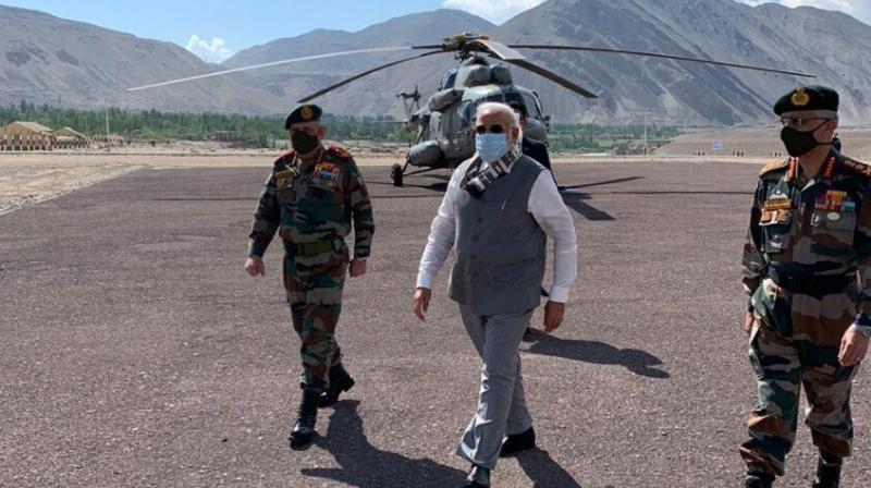 PM Modi visits Ladakh, interacts with Army PM Modi visits Ladakh, interacts with Army