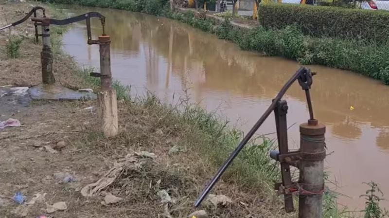 People getting contaminated water, 75 percent samples failed People getting contaminated water, 75 percent samples failed